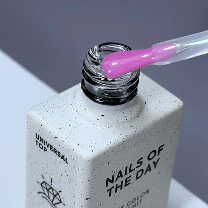 NAILSOFTHEDAY Universal Top — top coat lucido universale senza strato di dispersione (No Wipe) con contenuto minimo di filtri UV, 10 ml.
