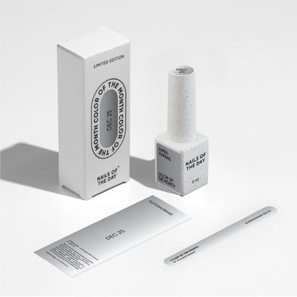 Colore del mese Dicembre 2025 SUPERHUMANS — colore del mese acciaio con foglia d’argento, coprente con un solo strato, 6 ml